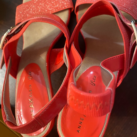 ANNE AK KLEIN ladies sandals  
 Size 9 - Picture 10 of 11